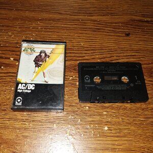AC / DC -High-Voltage on cassette (WEA Music of Canada, 1976)